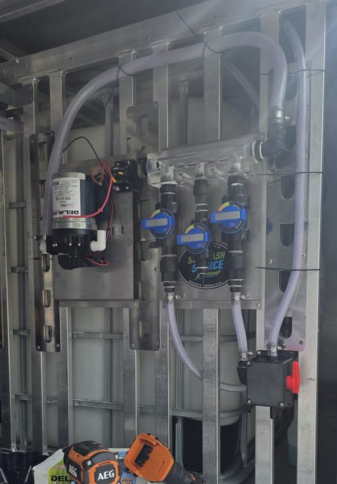 12V pump and blend manifold on a Softwash Source soft wash build